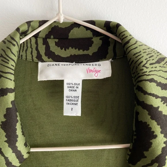 RARE DIANE VON FURSTENBERG Printed Silk Knee-Length Dress - Picture 2 of 4